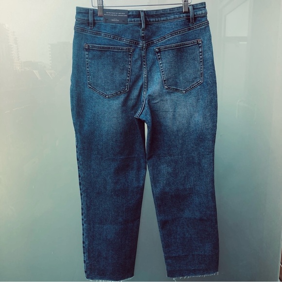 RW  & CO Sz 31 High Rise Raw Hem Crop Distressed Mid Wash Jeans NEW WITH TAGS - Picture 13 of 14